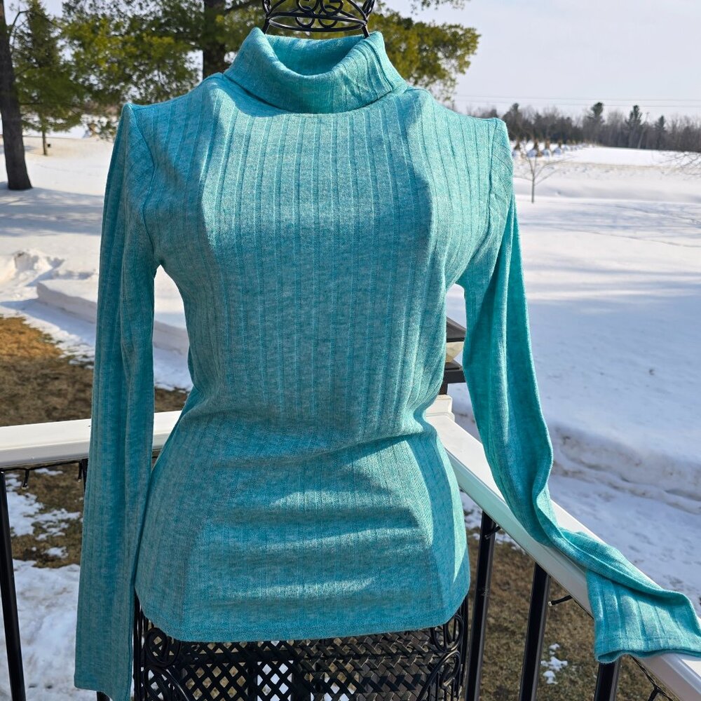Zenana light blue-green turtleneck sweater, size small, New